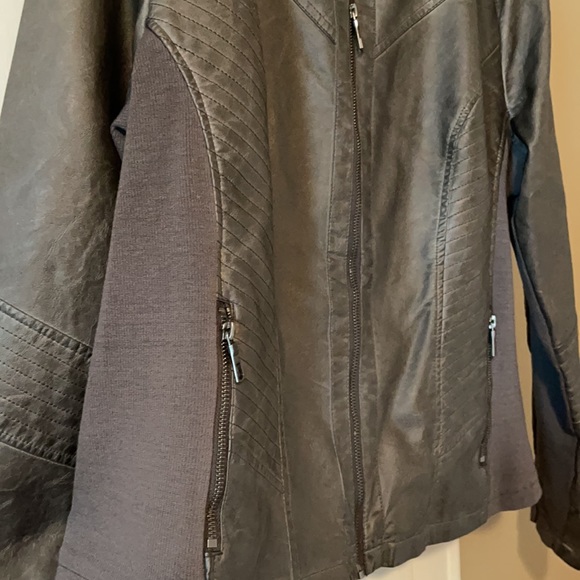 Maurices grey faux leather jacket - Picture 4 of 8
